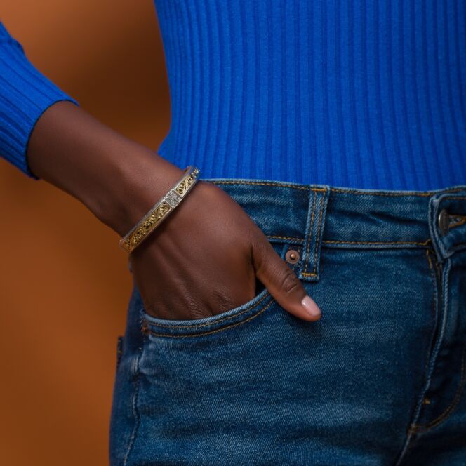 Garden Shadows Bracelet in 18K Gold and Sterling Silver - Image 9